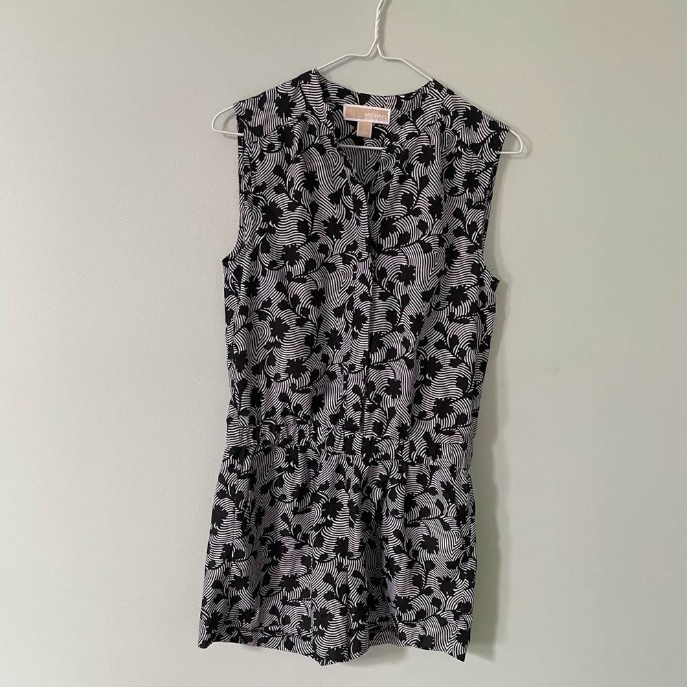 Michael Kors black and white floral romper Sz‎ small elastic waistband pockets